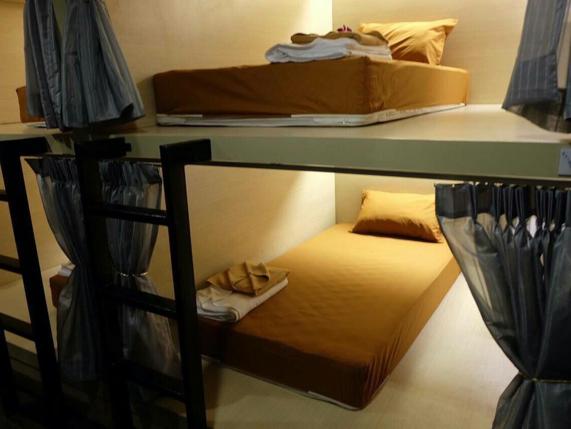Rockstel Loma Hostel Phuket Buitenkant foto