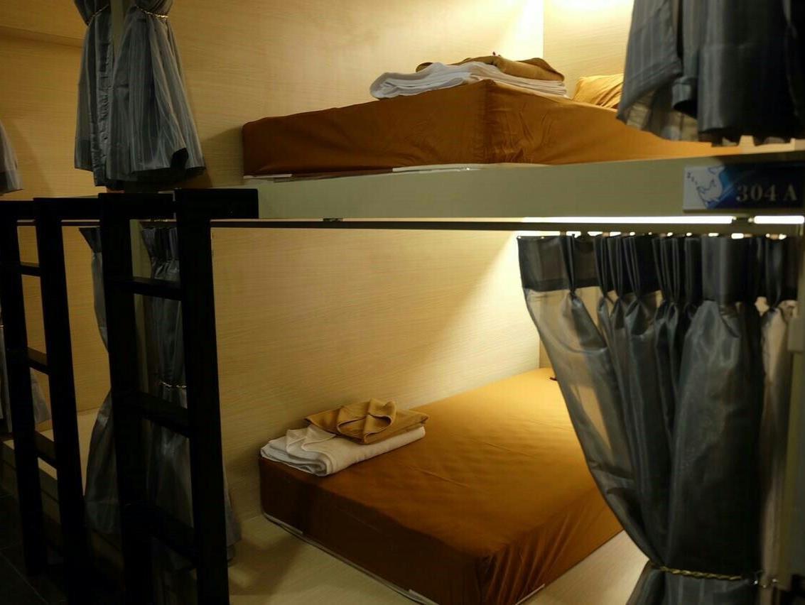 Rockstel Loma Hostel Phuket Buitenkant foto