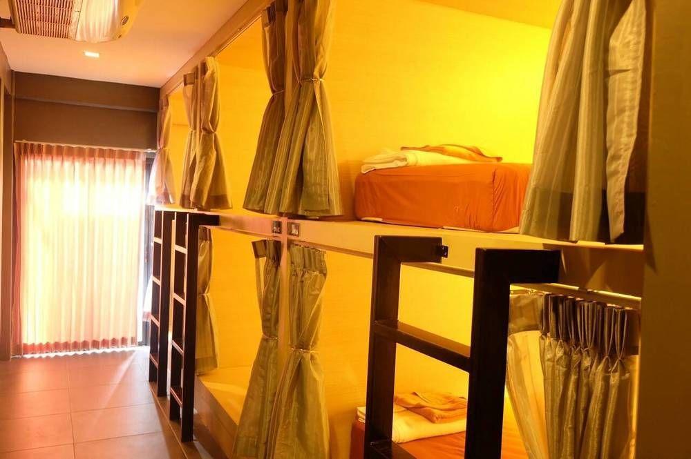 Rockstel Loma Hostel Phuket Buitenkant foto