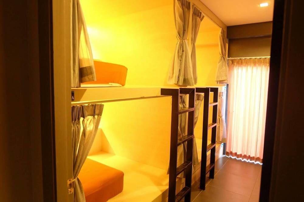 Rockstel Loma Hostel Phuket Buitenkant foto