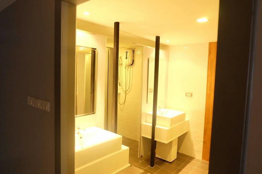 Rockstel Loma Hostel Phuket Buitenkant foto